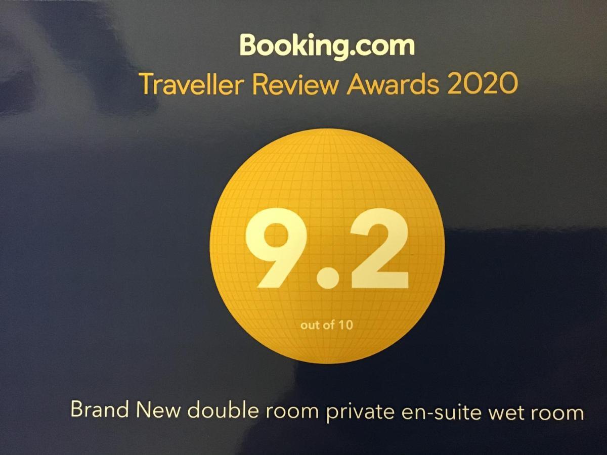 Exclusive Private Double Room, En-Suite Wet Room Private Entrance Форес Екстериор снимка